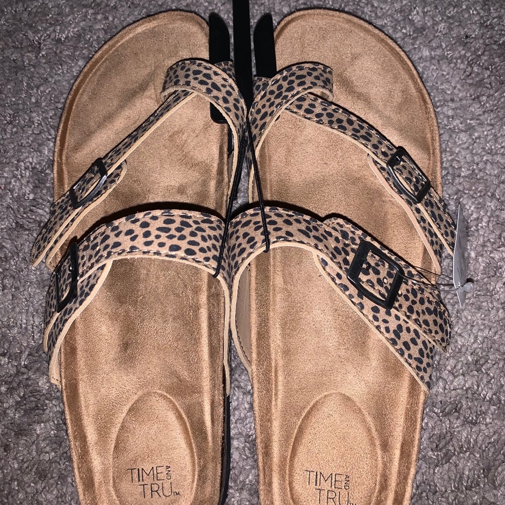 Pair of Sandals!! 🤎🖤